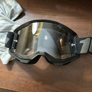 Racing googles for riding